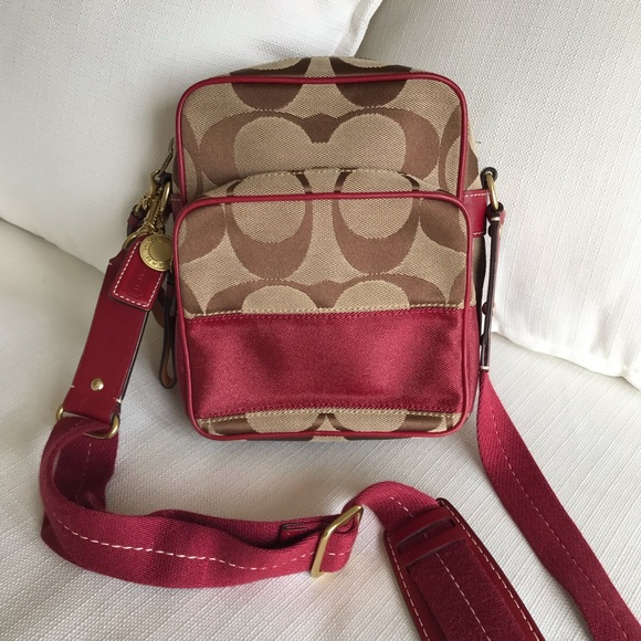 Coach Handbags - Coach Vintage Signature Swingback Crossbody Purse, Y2K 2006, 10128